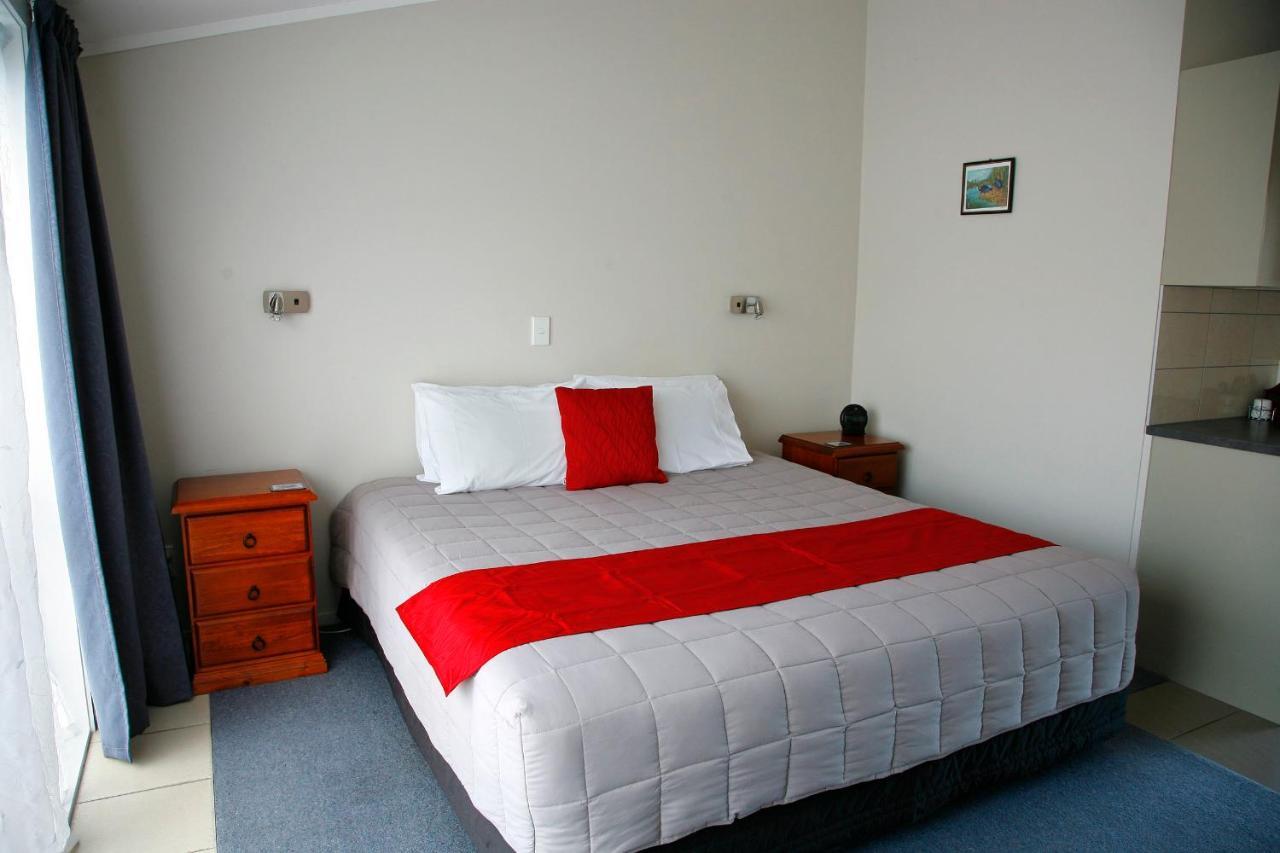Touchwood Motor Lodge Pukekohe Exterior photo