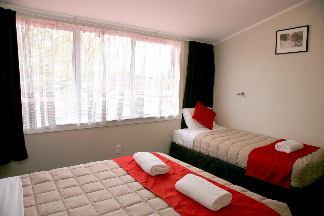 Touchwood Motor Lodge Pukekohe Exterior photo